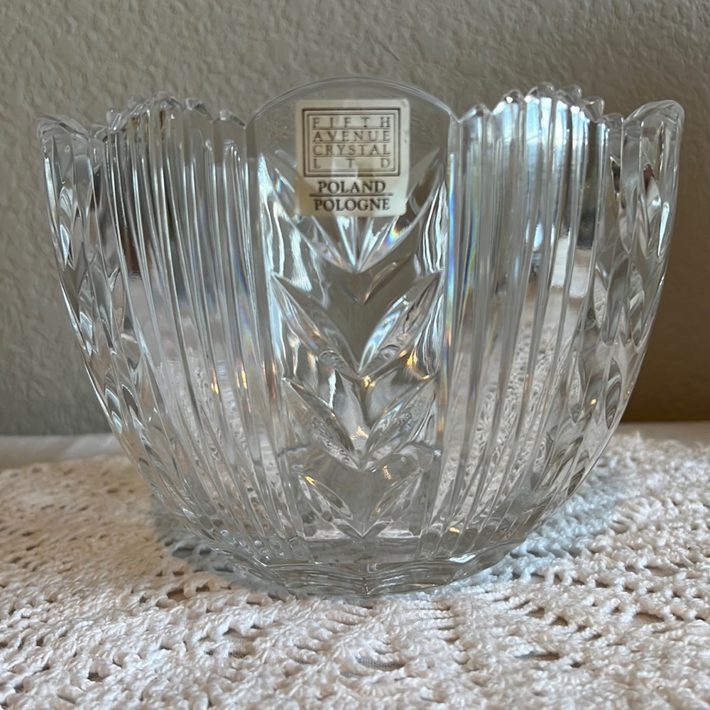 Fifth Avenue Crystal LTD Poland Bowl